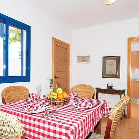 Villa Playa Blanca Sleeps 5 Wifi